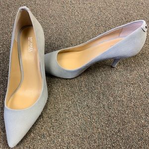 Michael Kors sky blue, gray undertone pumps